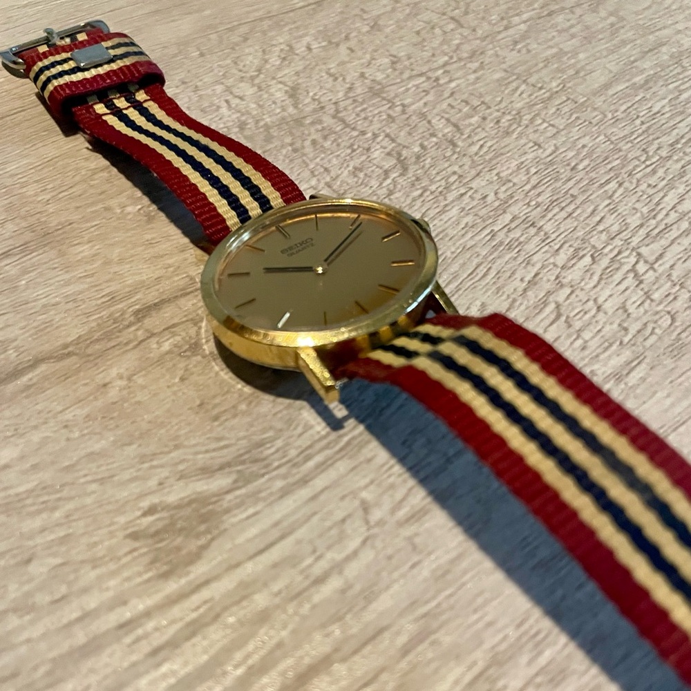 Vintage Seiko Arcobaleno 4N00-0711 Watch - Picture 5 of 15